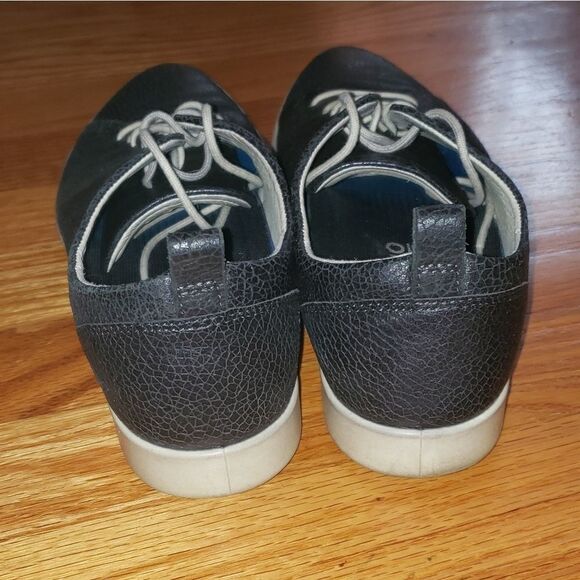 ECCO Black Leather Sneakers - Picture 4 of 8